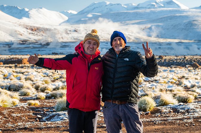 Guided tour to the Tatio Geyser breakfast at Geyser Blanco - Guides, English, and the difference between a fast tour and a meaningful one