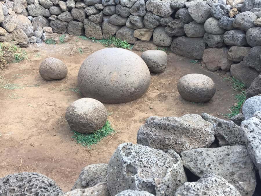 Hanga Roa: Full Day Moai and Mistery - A 7-hour Moai circuit that actually makes sense