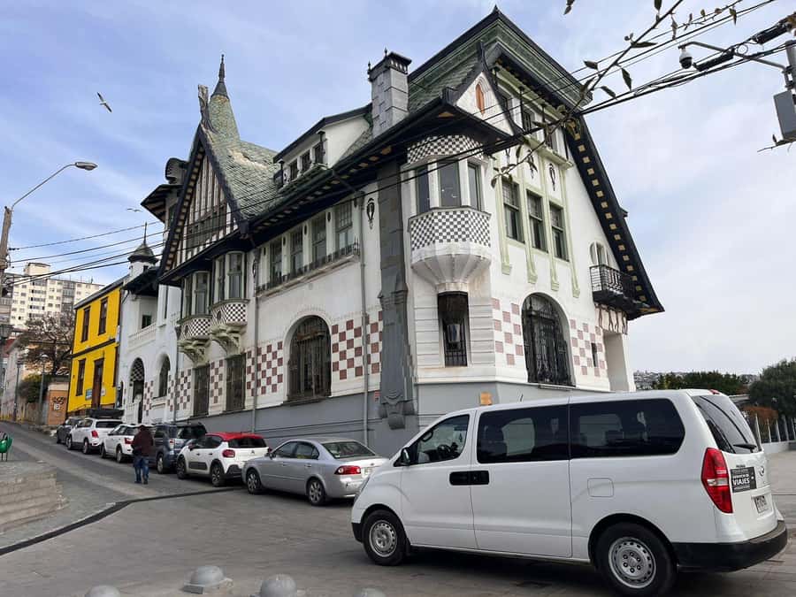 Historic Valparaíso: Private tour by vehicle - Key highlights at a glance