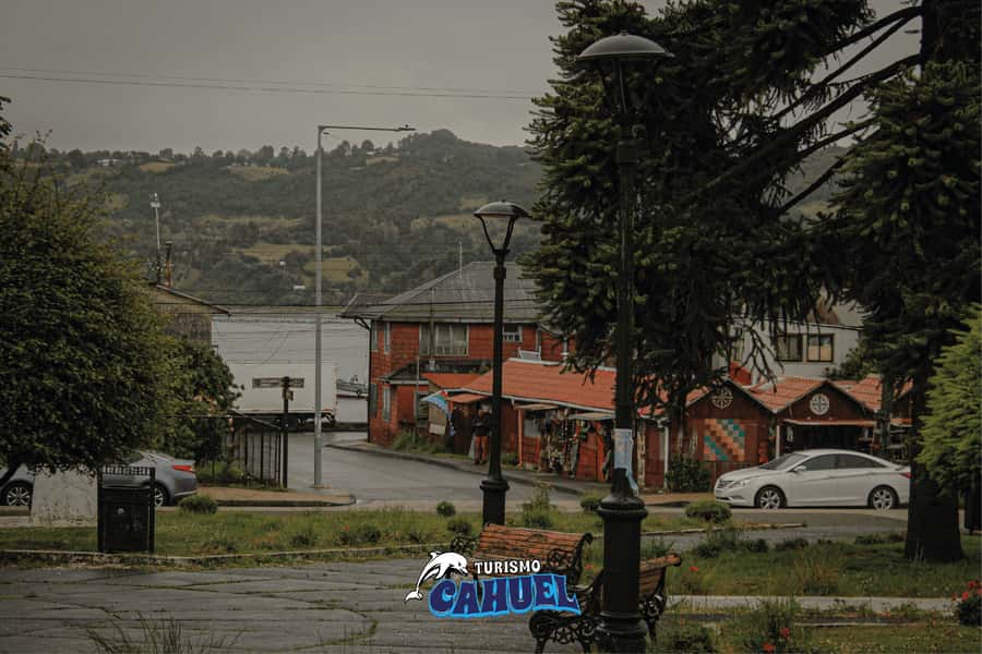 Inner Coast of Chiloé: Road and Sea. - Pickup and vehicle: start point options and what to expect
