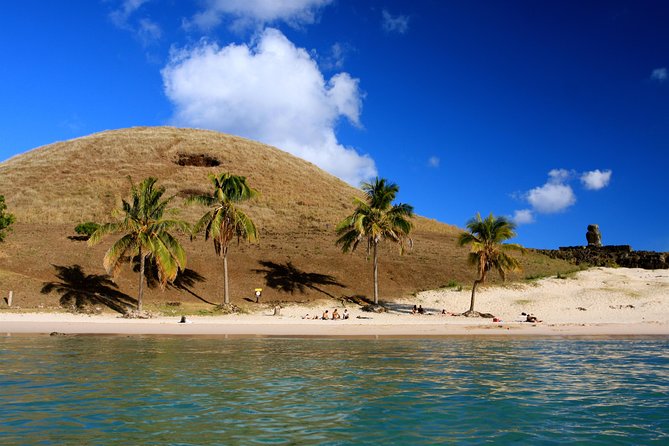 Journey of the Ancestors: Tongariki, Rano Raraku & Anakena Beach - Ahu Te Pito Kura: The 33-Foot Giant and the Navel of the World