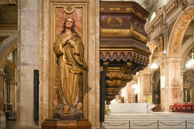 Official Tour of the Metropolitan Cathedral of Santiago - Meeting point at Pl. de Armas 498, and why the small group matters