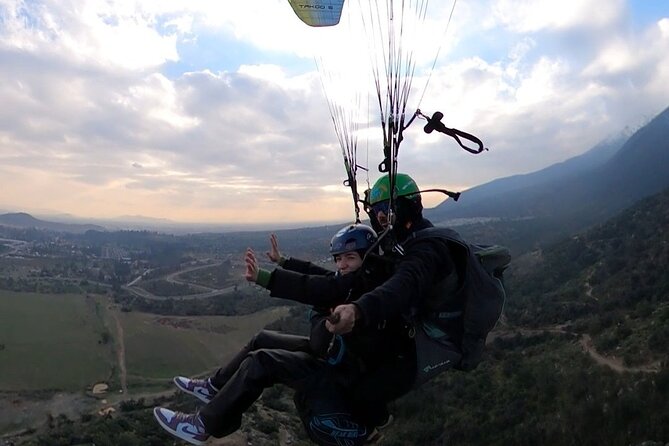 Paragliding in Santiago and Paragliding Santiago - Why Paragliding Over Santiago Feels Different Than a Standard City View