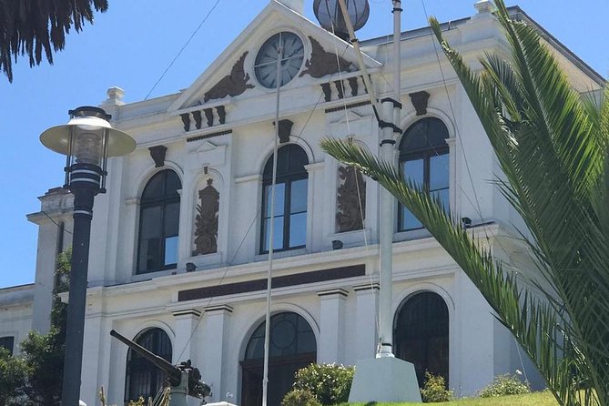 Pre or Post Valparaiso Cruise with Santiago City Tour and optional Vineyard - Plaza de la Constitución and the Moneda cultural underground