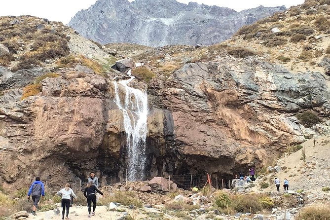Private Andes Day Excursion to Maipo Valley and El Yeso Reservoir - Embalse El Yeso: The 2 km Walk, Possible Condors, and Your Outdoor Picnic