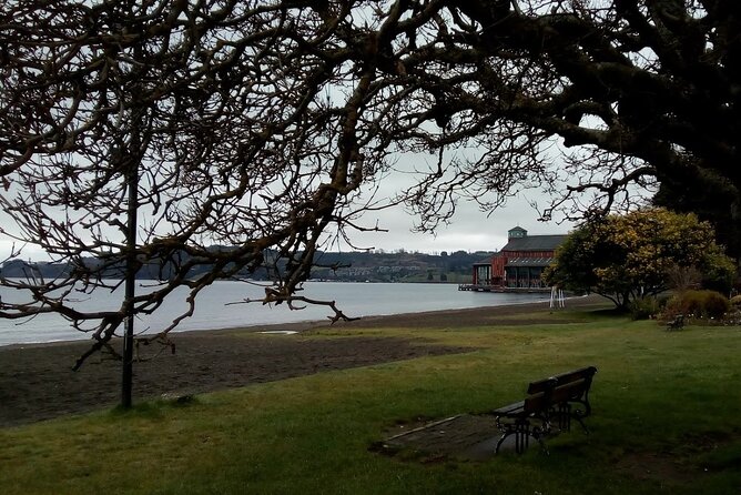 Private Day Tour Frutillar, Puerto Varas and Puerto Montt - Stop 1: Costanera de Puerto Montt for viewpoints and the fish-market feel