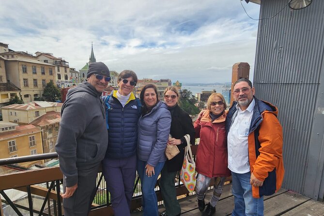 Private day tour of Valparaíso and Viña del Mar - Meeting your team and the private flow in English