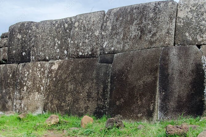 Private Full-Day Easter Island Highlights South and East - A smart one-day route across Rapa Nui’s south and east