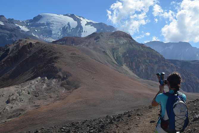Private full day hike to Pintor hill from Santiago - reaches 4.180m in one day! - A high-altitude day from Santiago that actually feels remote