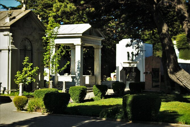 Private Punta Arenas Pioneers and Palacios City Tour - Plaza de Armas: meeting the famous faces of Palacios around the square