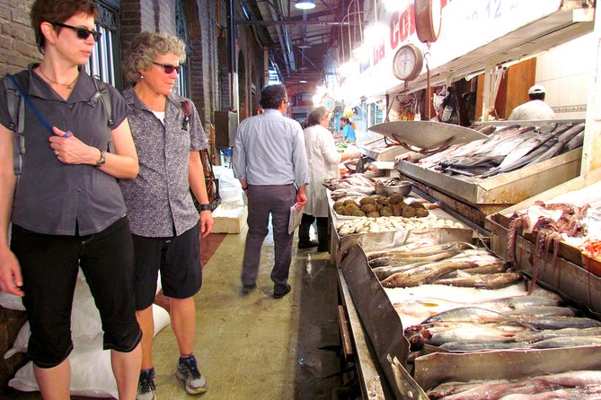 Private Santiago 3-Hour Walking Tour - Mercado Central: Seafood, Local Vendors, and Pacific Flavor