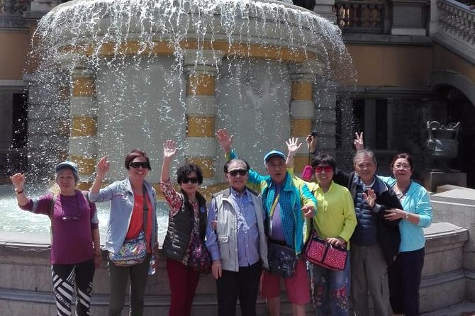 PRIVATE TOUR: Pre or Post Cruise San Antonio Port with Santiago Tour and Winery - The downtown Santiago route: Plaza de Armas, Paseo Ahumada, and La Moneda