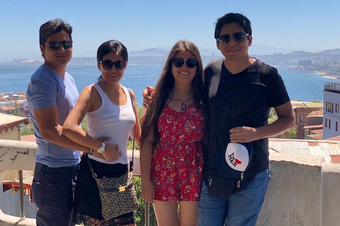 PRIVATE TOUR: Pre-Post Cruise Viña del Mar Valparaiso and Casablanca Winery tour - Viña del Mar Photo Stops, Casino, Renaca, and the Flower Clock