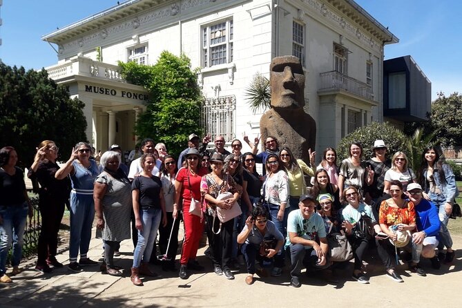 Private Tour Valparaiso and Viña del Mar wine shop in white house - Pickup in Central Santiago: Starting Smoothly
