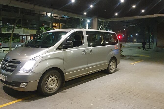 Private Transfer between Santiago and the Airport - Meeting at Arturo Merino Benitez Airport, with a name sign and a plan