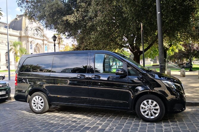 Private Transfer from Santiago Airport to Santiago Hotel & V.V. - Pickup at Santiago Airport: Gate 4, Name Signs, and Quick Fixes