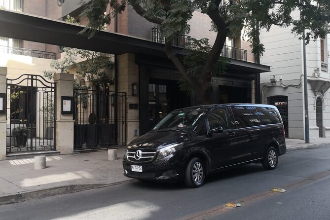 Private Transfer from Santiago Airport to Santiago Hotel & V.V. - Round Trip Setup (V.V.) and the Extra Wi-Fi Note