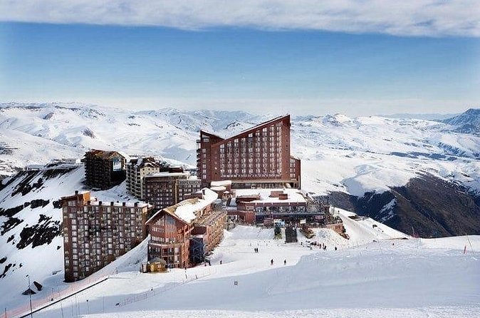 Private Transportation from Santiago or Santiago Airport AMB to Valle Nevado - The Ride Itself: Air-Conditioned Comfort for a Mountain Shift
