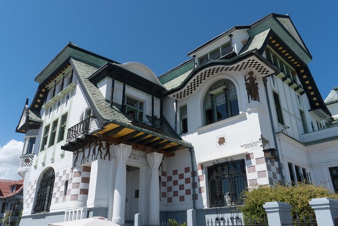 Private Valparaíso Day Tour with Wine or Coast Option - Concón Coast Option vs Casablanca Wine Tasting