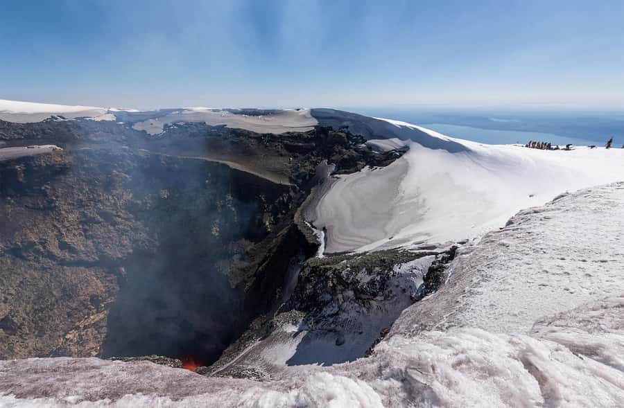 Pucón: Villarrica Volcano Climb - How the guide team affects your day, pace, and safety