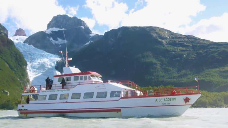 Puero Natales: Glacier Tour with Lunch & Whiskey Aperitif - The 07:00 start: what the morning really feels like