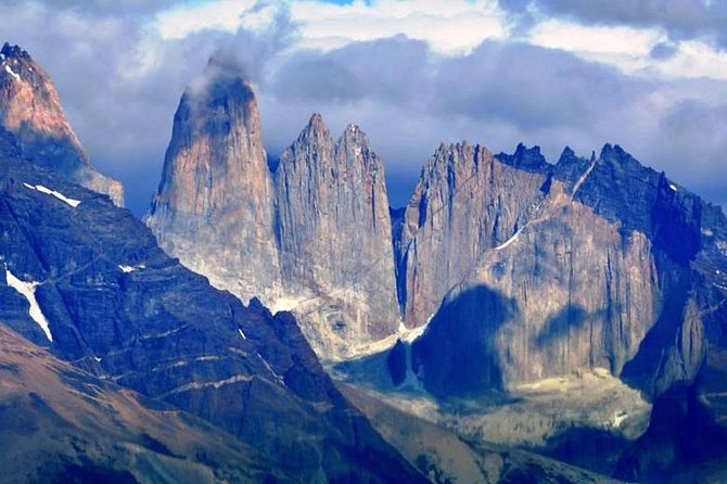 Puerto Natales: Full day tour Torres del Paine - Stop 1: Cerro Castillo, a quick stretch and cafeteria break