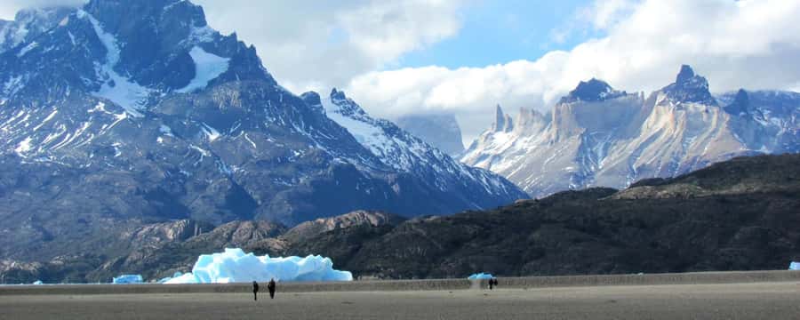 Puerto Natales: Private Full Day Torres + Milodon Cave - Salto Grande and the Lago Grey beach walk