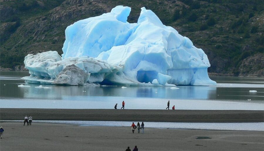 Puerto Natales: Tour Package (Full Day + Base Torres + Grey) - Day 2 Base Torres Trek: 19.5 km to the Iconic Towers Over the Turquoise Lake