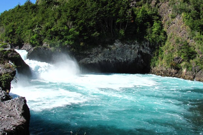 Puerto Varas: Full day Osorno Volcano and Petrohue falls - Stop 1 at Osorno Volcano ski center: your one-hour view window