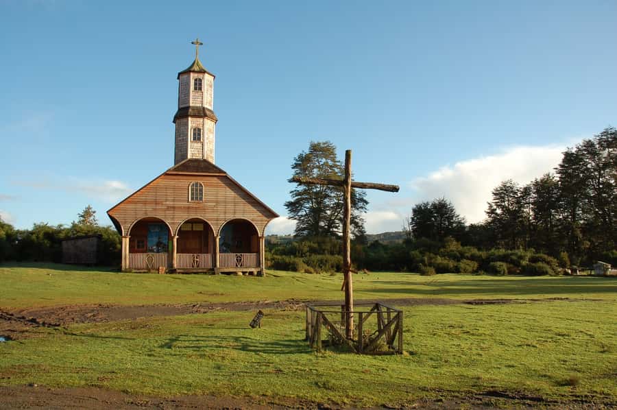 Puerto Varas: FullDay Chiloe Island Tour Castro and dalcahue - Transport, timing, and what makes the day feel long