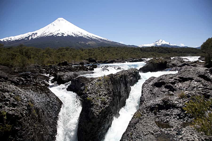Puerto Varas: Osorno Volcano Day Trip by Air-conditioned Van - From Puerto Varas to Ensenada: The Drive That Sets the Tone