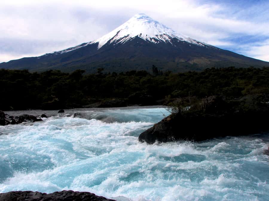 Puerto Varas: Osorno Volcano, Petrohue Falls Full-day Trip - Price and Value: Is $58 Worth It for This Osorno and Petrohué Day?