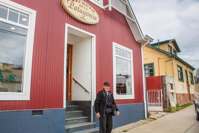 Punta Arenas Highlights - Cruises shore Excursions - Cementerio Municipal: where Punta Arenas gets personal