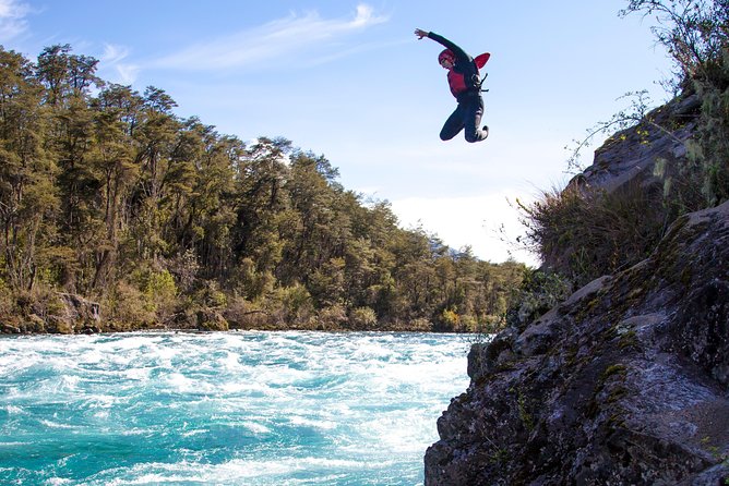 Rafting rio Petrohue - The Main Event: About 1h30 of Class III and IV Rapids