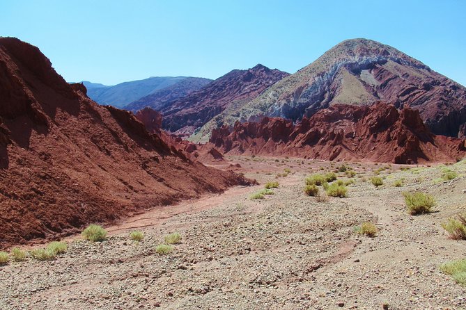 Rainbow Valley - Valle del Arcoiris: minerals, rock formations, and the colors you came for