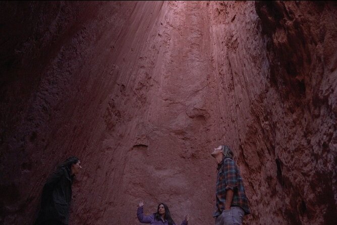 Rainbow Valley and Petroglyphs of Yerbas Buenas - Guides that can make or break the day, and what to look for