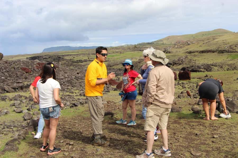 Rapa Nui: 3 Excursions with Hotel Transfers - Airport welcome, hotel transfers, and how the day actually starts
