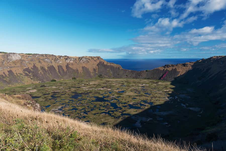 Rapa Nui Highlights Program: 3 incredible tours to discover! - The Ahu Akivi circuit: ocean-facing moai, red pukao, and winter solstice taboos