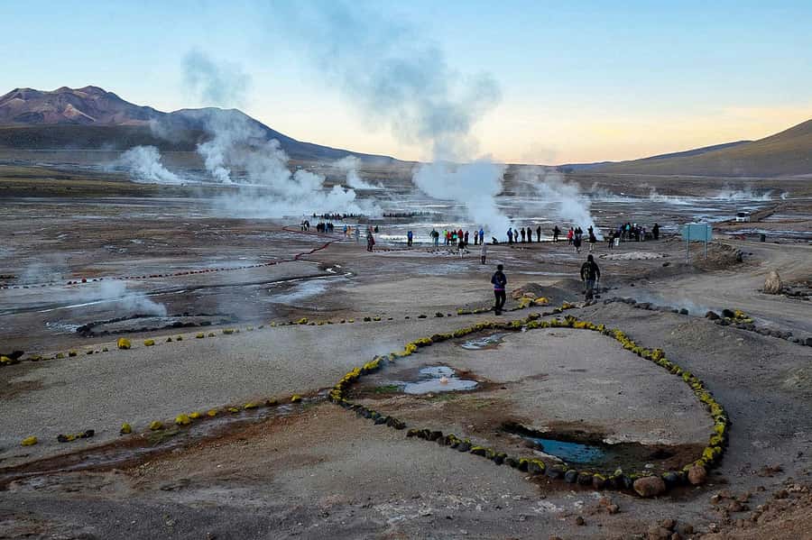 San Pedro de Atacama: Saver Pack Tatio Geysers + Moon Valley - El Tatio at dawn: why the early alarm is worth it