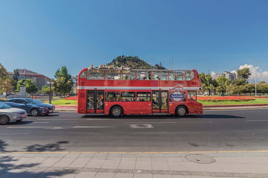 Santiago: 2-Day Hop-On Hop-Off Bus Ticket and Cable Car - How this two-day Santiago hop-on loop really works