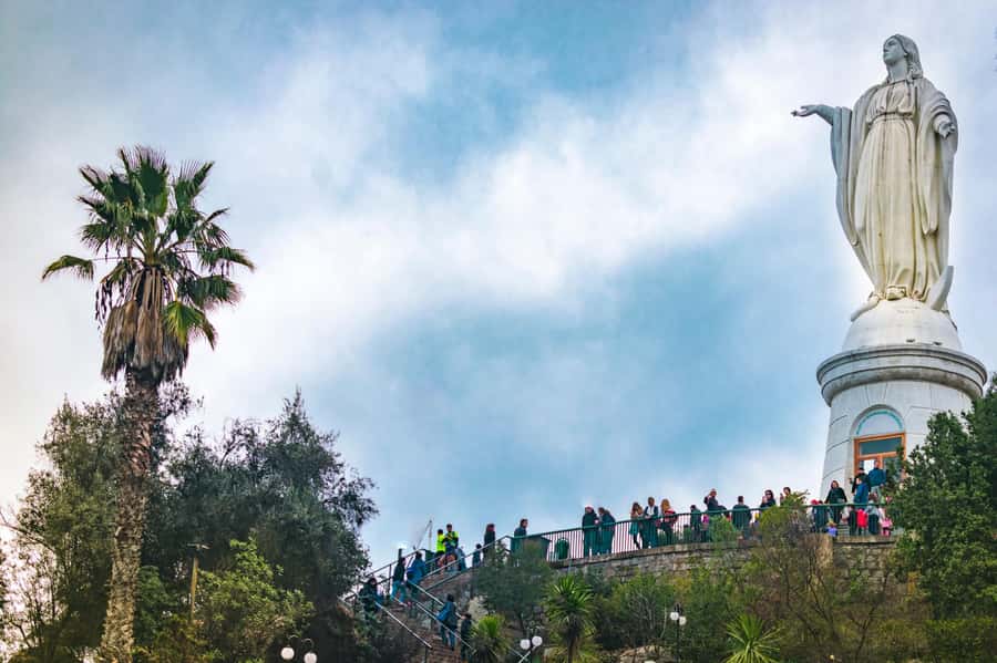 Santiago: 2-Day Hop-On Hop-Off Bus Ticket and Cable Car - Old Santiago loop: Plaza de Armas and La Moneda Palace