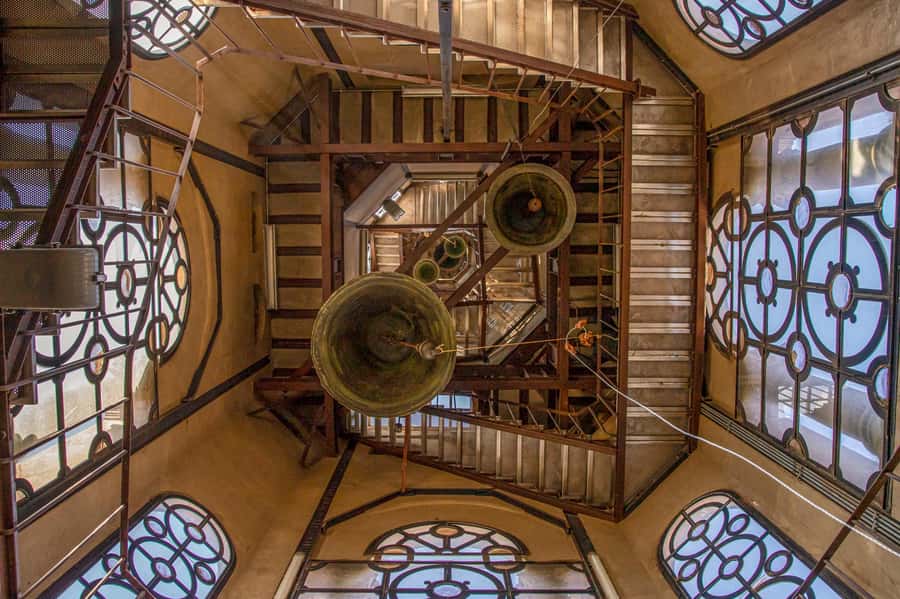 Santiago Cathedral's Bell Tower Official Tour - Inside the Metropolitan Cathedral: courtyards, orange trees, and the building’s 1700s story