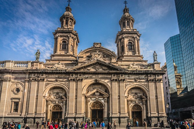 Santiago city experience: Walking tour, Market visit, Lunch & Coffee included - Central Market (Mercado Central): lunch that feels like the city