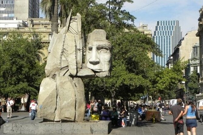 Santiago De Chile Highlights Walking Tour with a Guide - Museo Chileno de Arte Precolombino, ancient art without the waiting