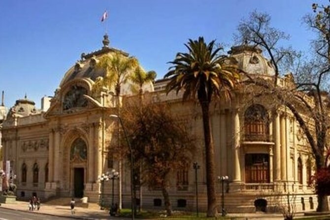 Santiago De Chile Highlights Walking Tour with a Guide - Barrio Paris Londres, the European-feeling streets of Santiago