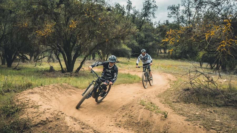 Santiago: E- Mountain Bike Rental to ride in a bike park - Pickup and Getting Set Up Near Santiago: Token Access, Quick Checks
