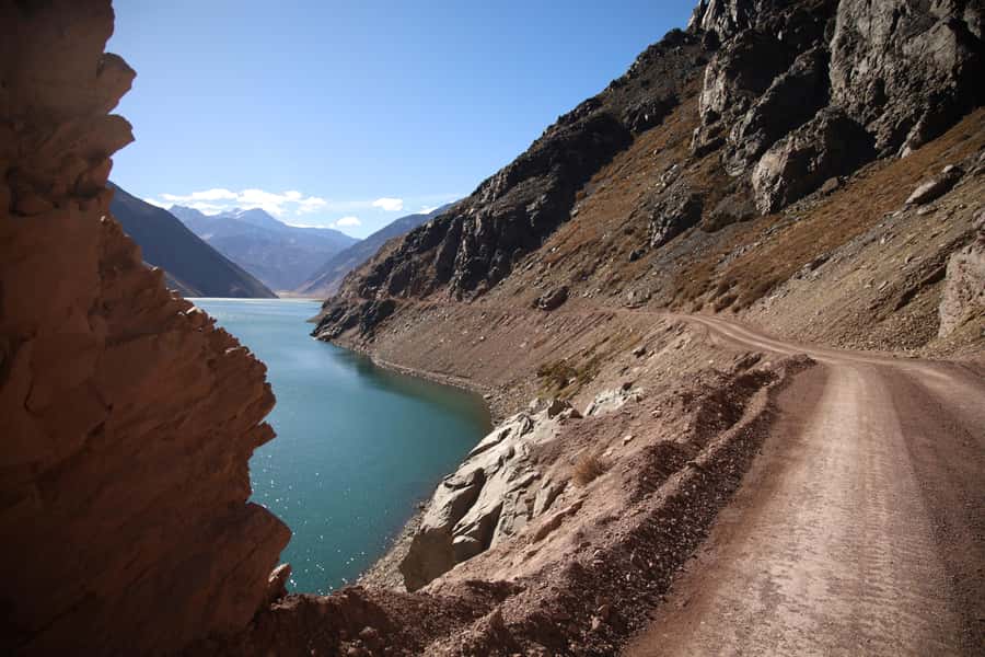 Santiago: Full day Embalse del Yeso, Casa de Chocolate, picnic & Hot Springs - Group size, guide energy, and the small details that matter