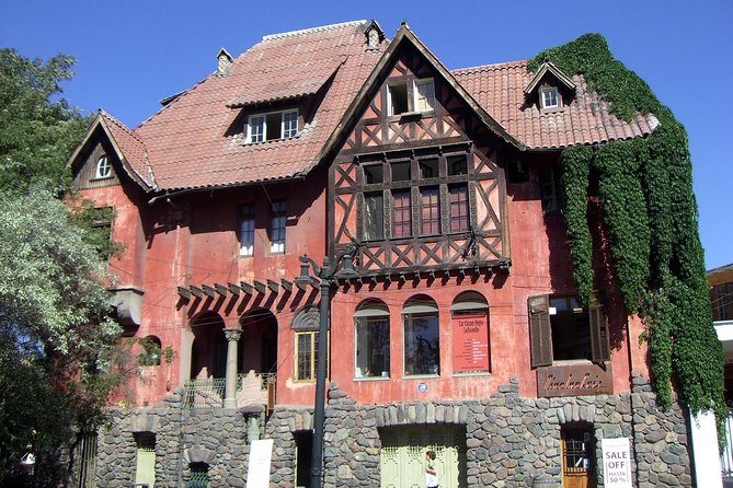 Santiago: Full-Day Neruda's Route Tour, include entraces to museums - What About Food, Lunch, and Timing?