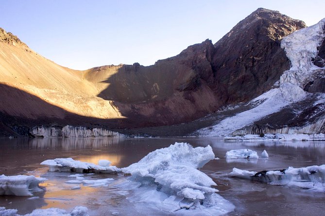 Santiago: Full day Trekking to El Morado glacier, include hot springs entrance. - 4x4 road to the Arena Valley: why the approach matters