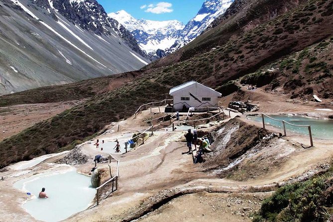 Santiago: Full day Trekking to El Morado glacier, include hot springs entrance. - Countryside lunch with your guide working in the background